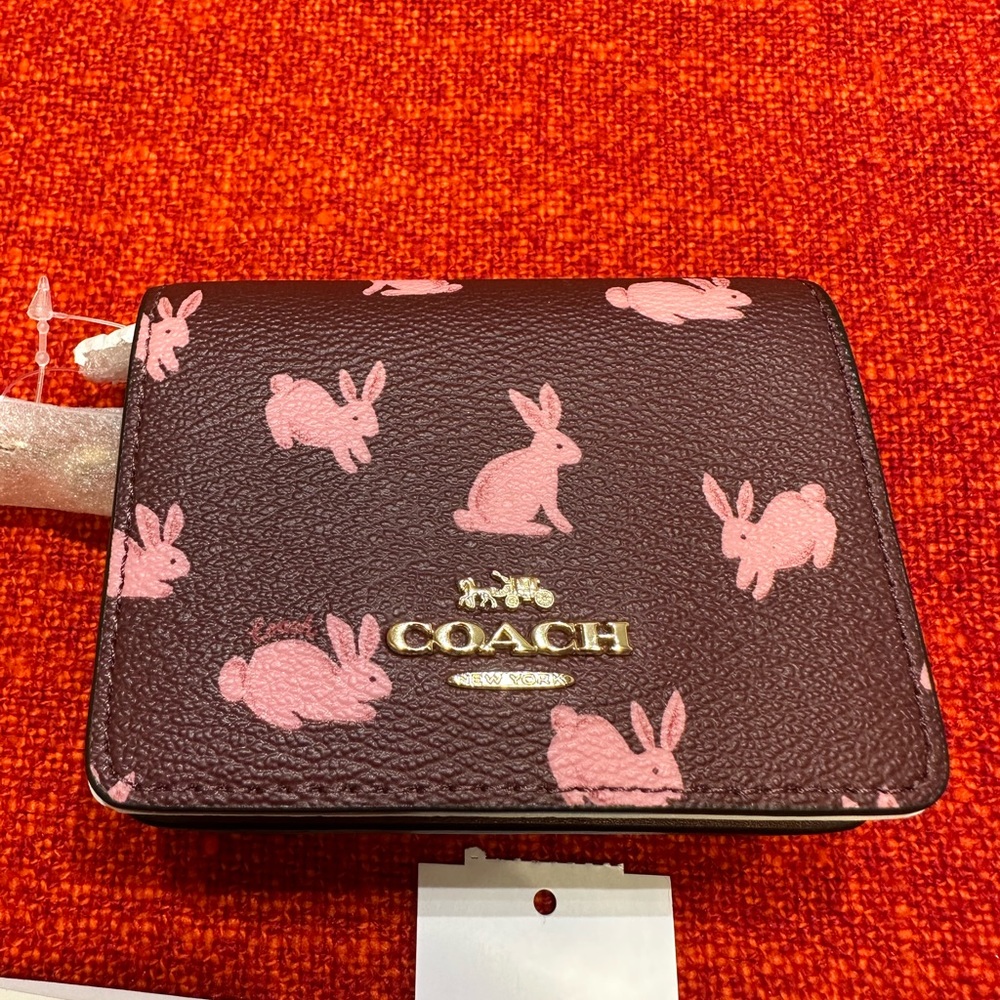 ❤️❤️❤️❤️NWT Coach mini bag/wallet on chain/Rabbit/bunny print2023❤️❤️ - Picture 8 of 8